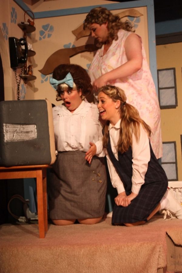  Shannon Wells as Tracy, Amy Cavaness as Penny, and Jordan B. Stocksdale as Edna Photo