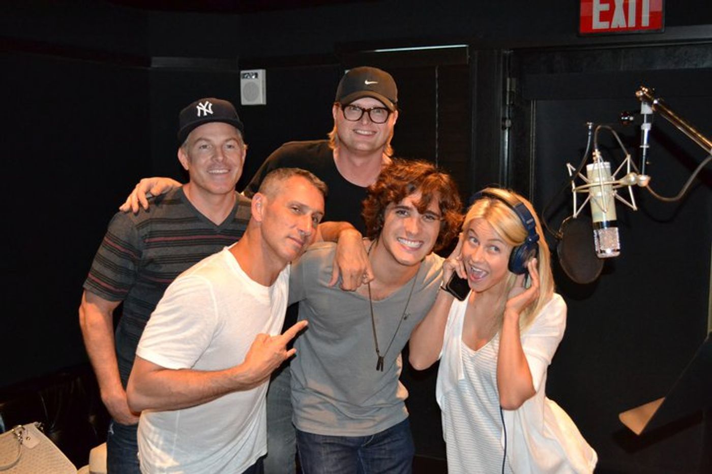 Photo Flash: ROCK OF AGES On-Set Photos Photo Flash: ROCK OF AGES On-Set Photos Image