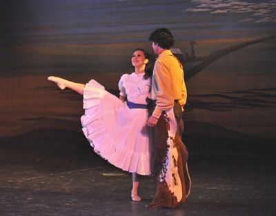 Rie Ogura and Joshua Nieto Photo