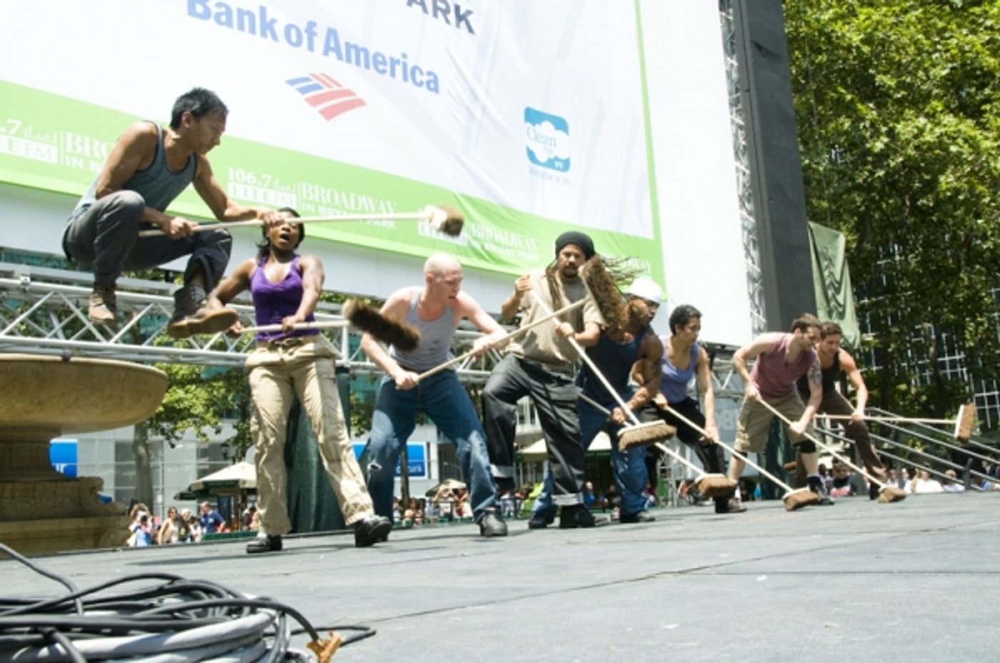 Photo Coverage: SISTER ACT, BABY IT'S YOU et al. Launch Broadway in Bryant Park!  Image