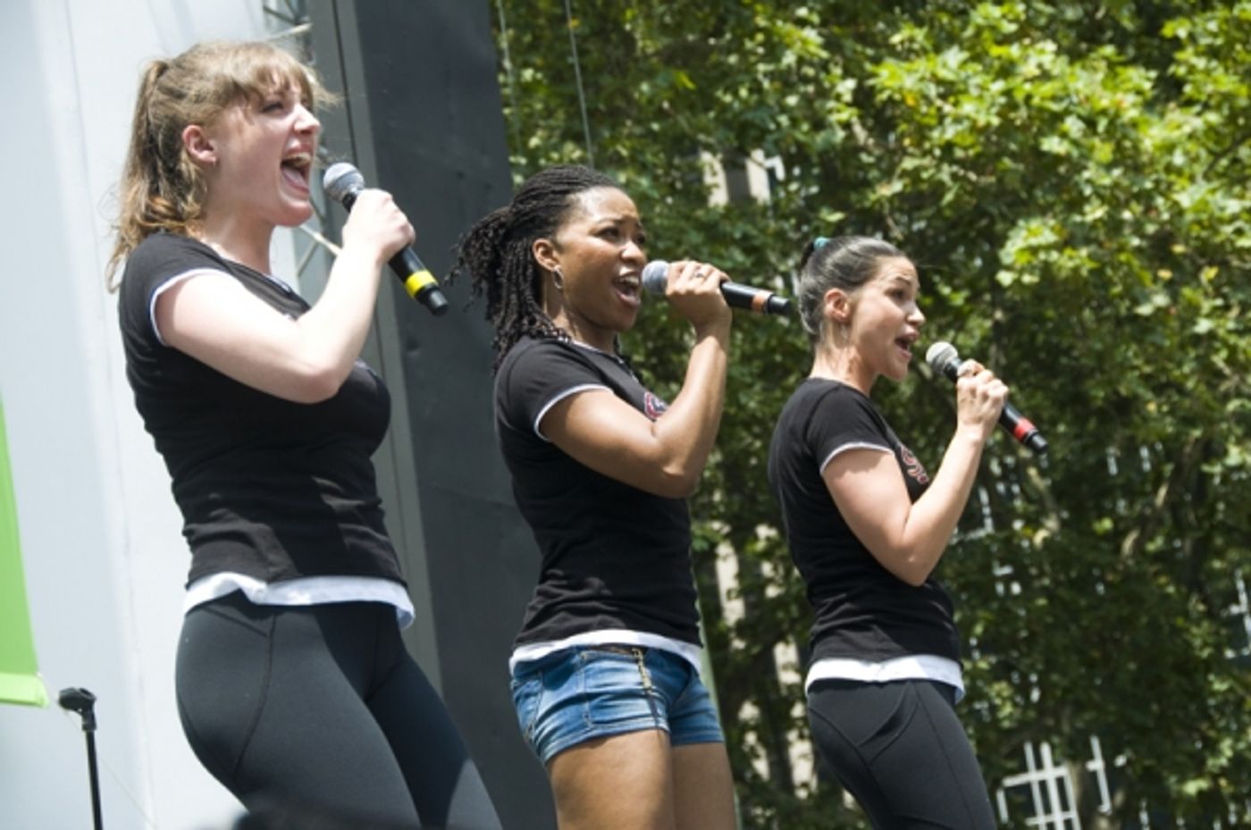 Photo Coverage: SISTER ACT, BABY IT'S YOU et al. Launch Broadway in Bryant Park!  Image
