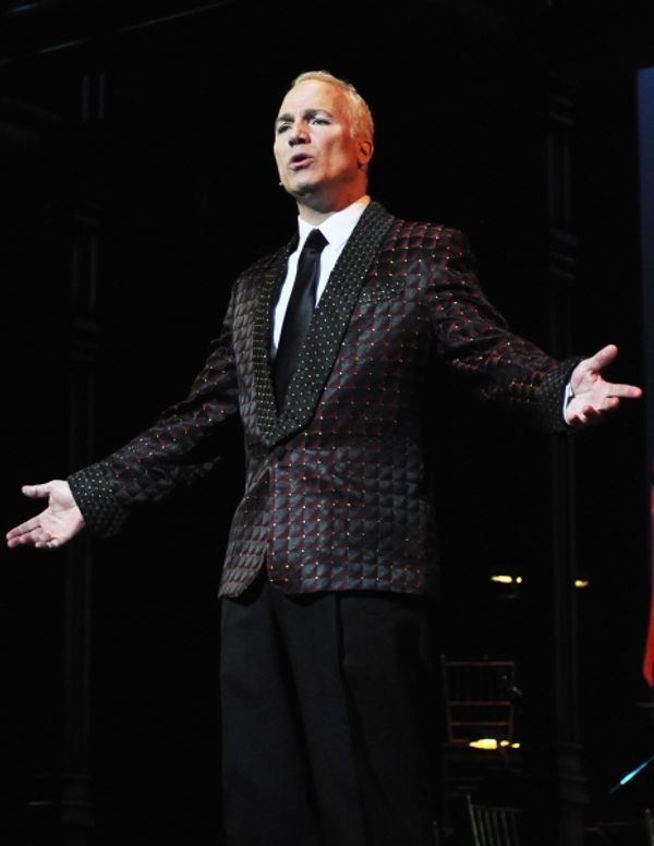 Kevin Kern and the cast of Pittsburgh CLO's Love Changes Everything singing selection Photo