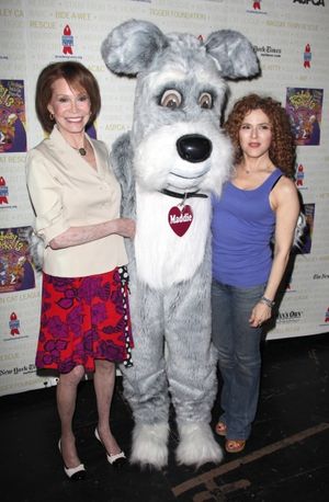 Mary Tyler Moore & Maddie & Bernadette Peters Backstage at Broadway Barks Lucky 13th Annual Adopt-a-thon in New York City. @ BroadwayWorld Mary Tyler Moore & Maddie & Bernadette Peters Backstage at Broadway Barks Lucky 13th Photo