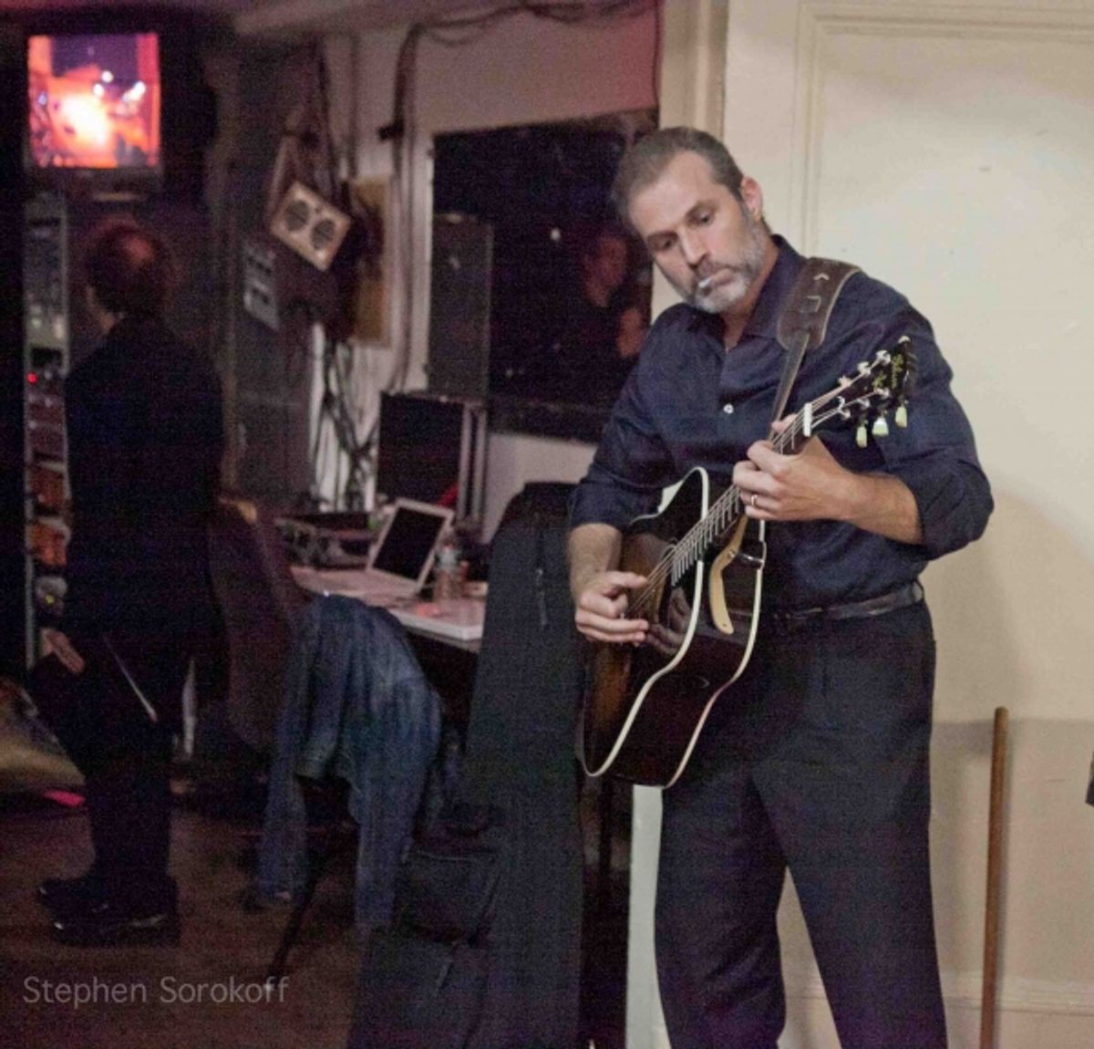 Marc Kudisch (tunning up) at 