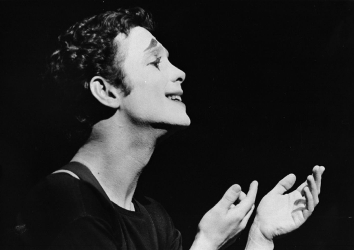 Photo Flash: Sneak Peek at JOEL GREY / A NEW YORK LIFE Exhibition!  Image