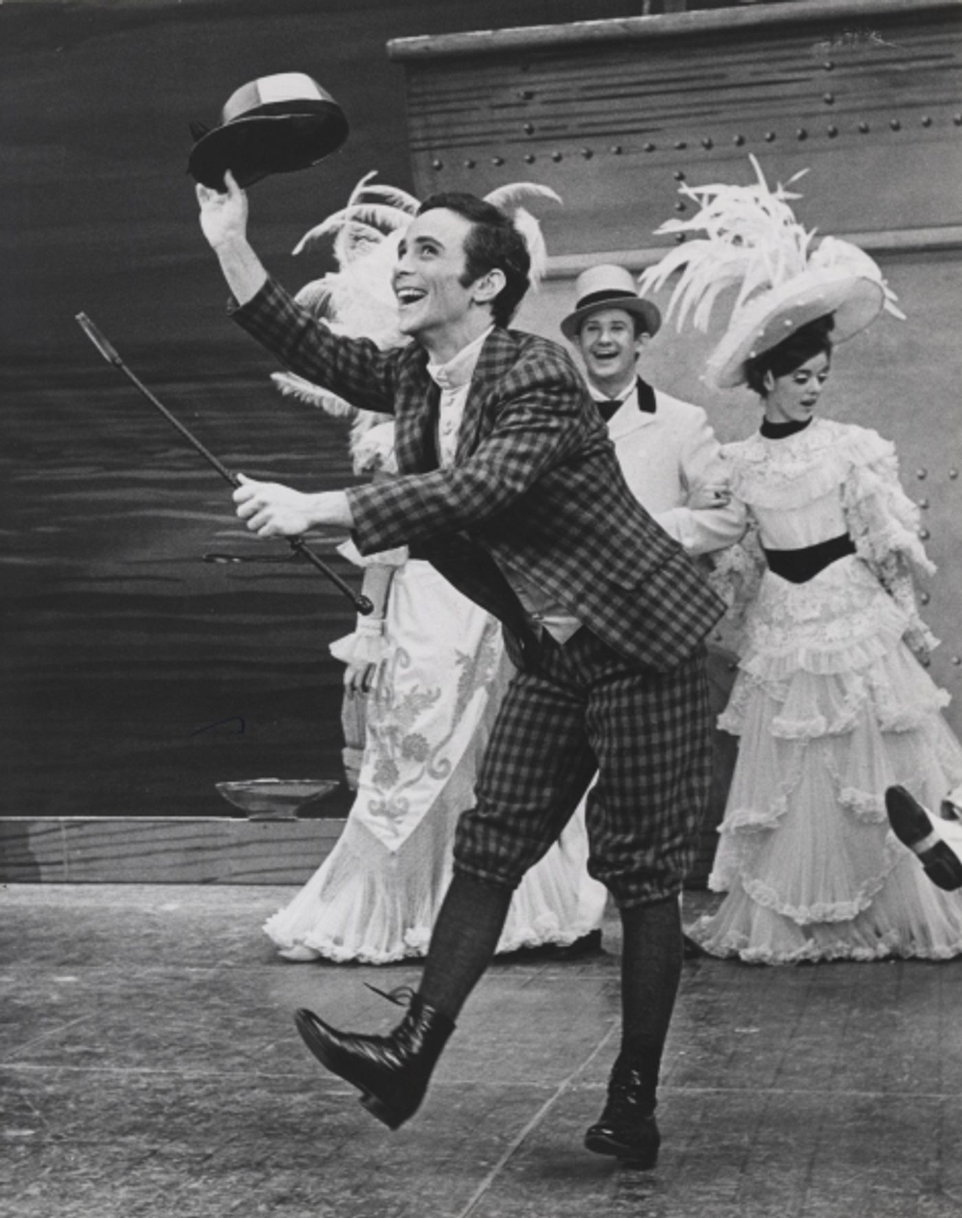 Photo Flash: Sneak Peek at JOEL GREY / A NEW YORK LIFE Exhibition!  Image