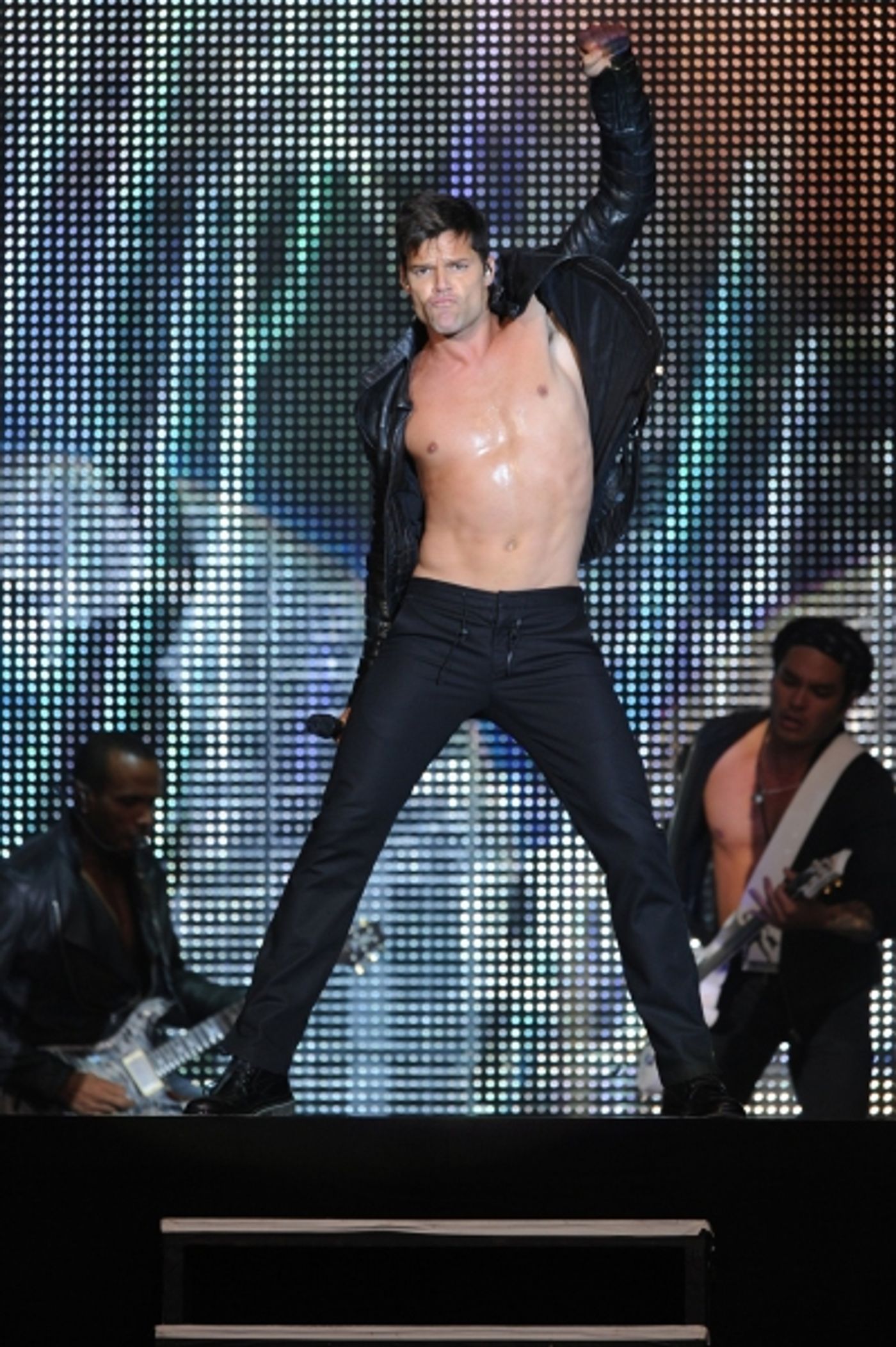 Photo Flash: Broadway-Bound Ricky Martin Performs in Germany!  Image