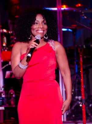  Stephanie Mills  Photo