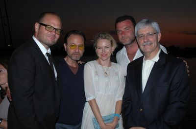 Chris Bauer, Fisher Stevens, Naomi Watts, Liev Schreiber and Frank Filipo Photo