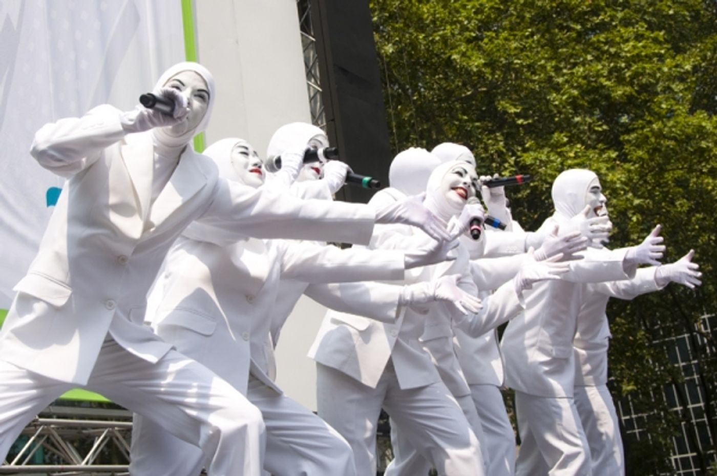 Photo Coverage: ADDAMS FAMILY, MEMPHIS, et al. Perform at Broadway in Bryant Park!  Image