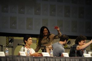 Jenna Ushkowitz, Harry Shum Jr., Darren Criss and Dot Marie Jones Photo