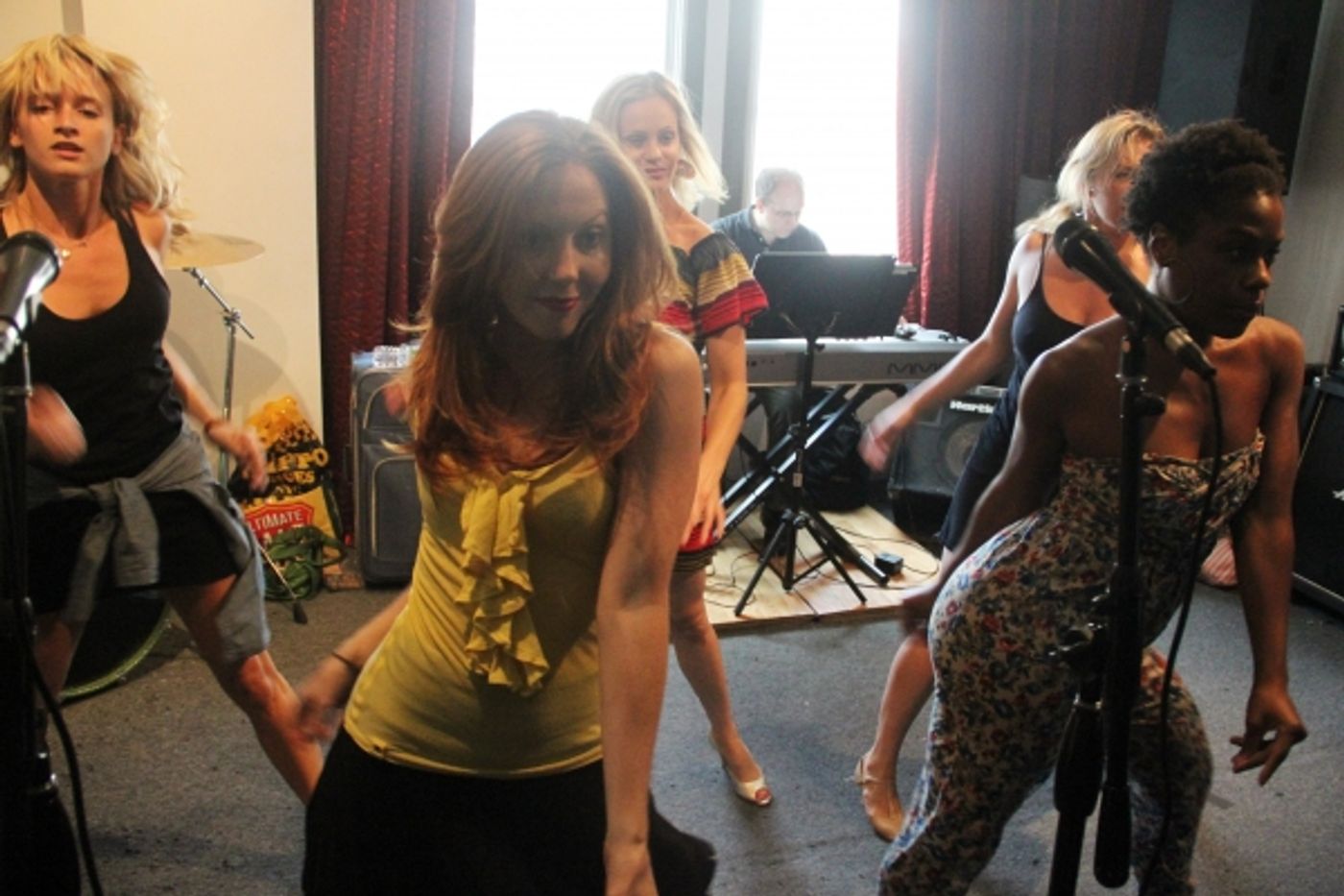 Photo Flash: Broadway Dolls Prepare for Birdland Concert  Image