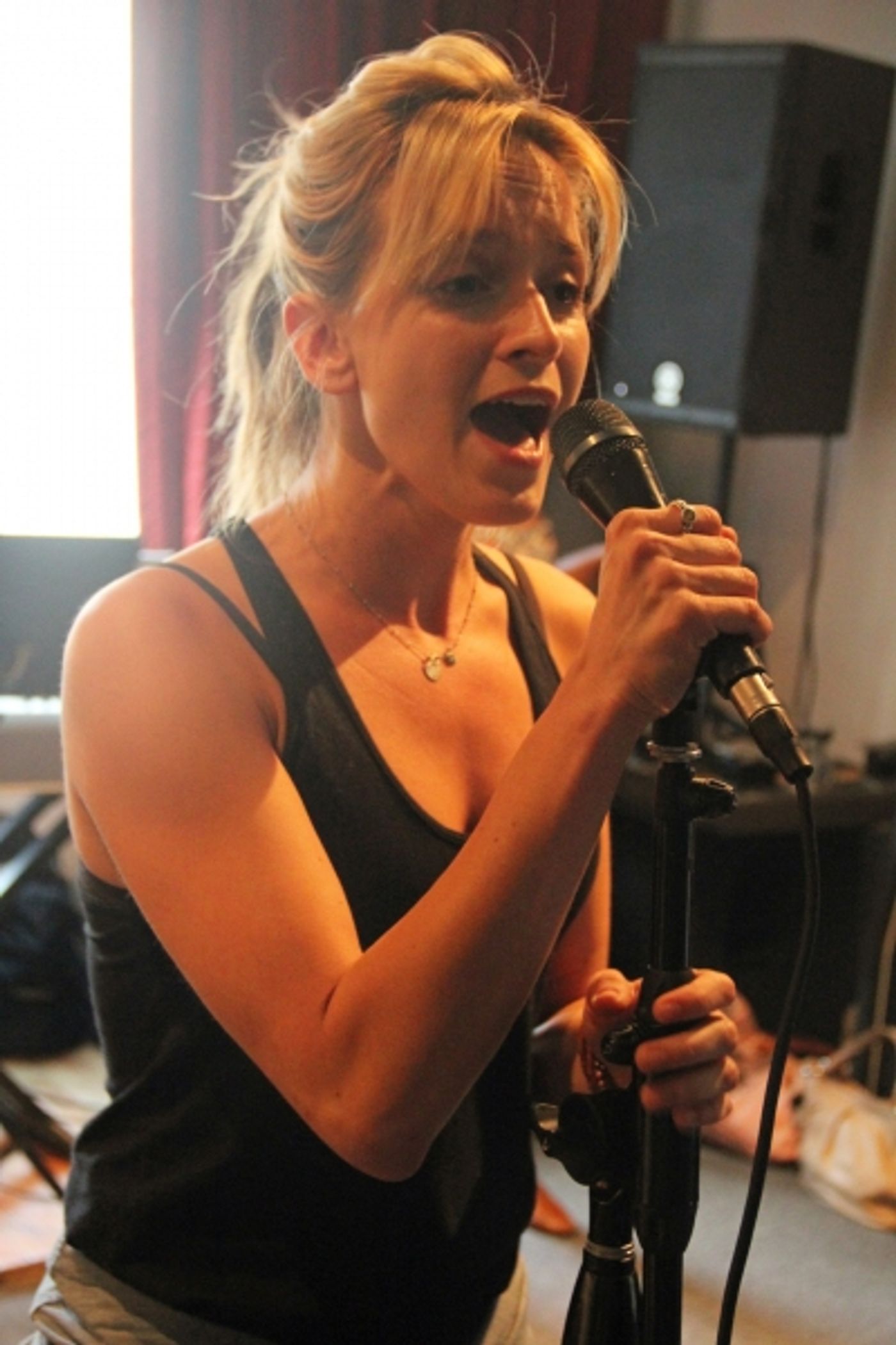 Photo Flash: Broadway Dolls Prepare for Birdland Concert  Image