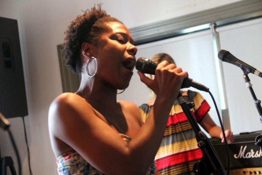 Photo Flash: Broadway Dolls Prepare for Birdland Concert Image