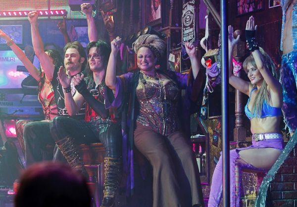 Photos: 80s Pop Queen Tiffany Takes the Stage at ROCK OF AGES — photo 10 of 13