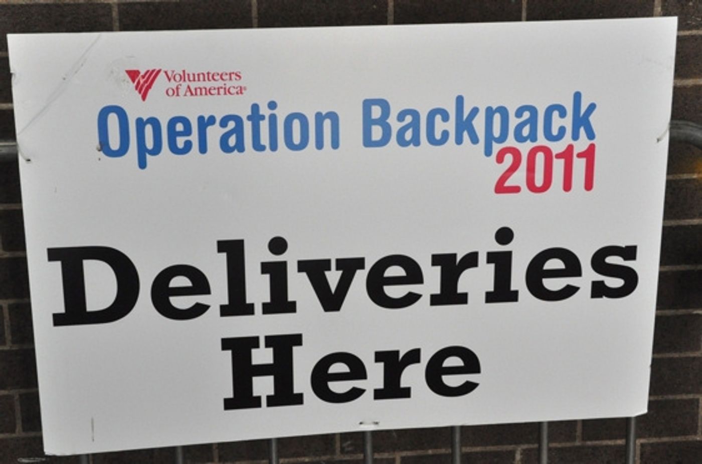 Photo Coverage: Paige Davis, et al. Volunteer for Operation Backpack  Image
