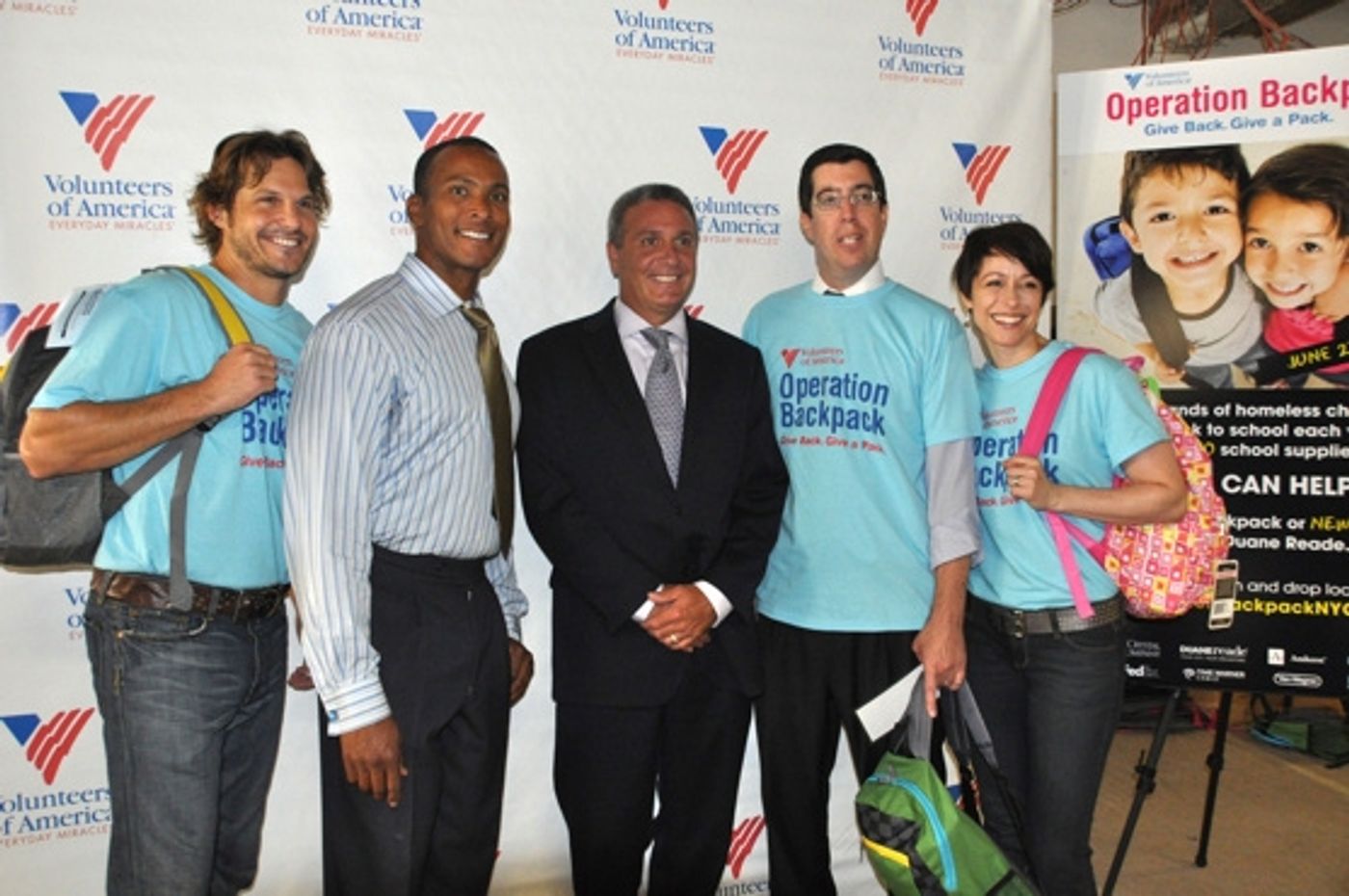 Photo Coverage: Paige Davis, et al. Volunteer for Operation Backpack  Image