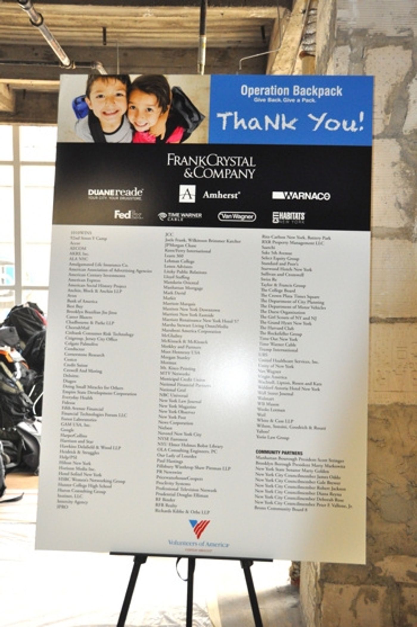 Photo Coverage: Paige Davis, et al. Volunteer for Operation Backpack  Image