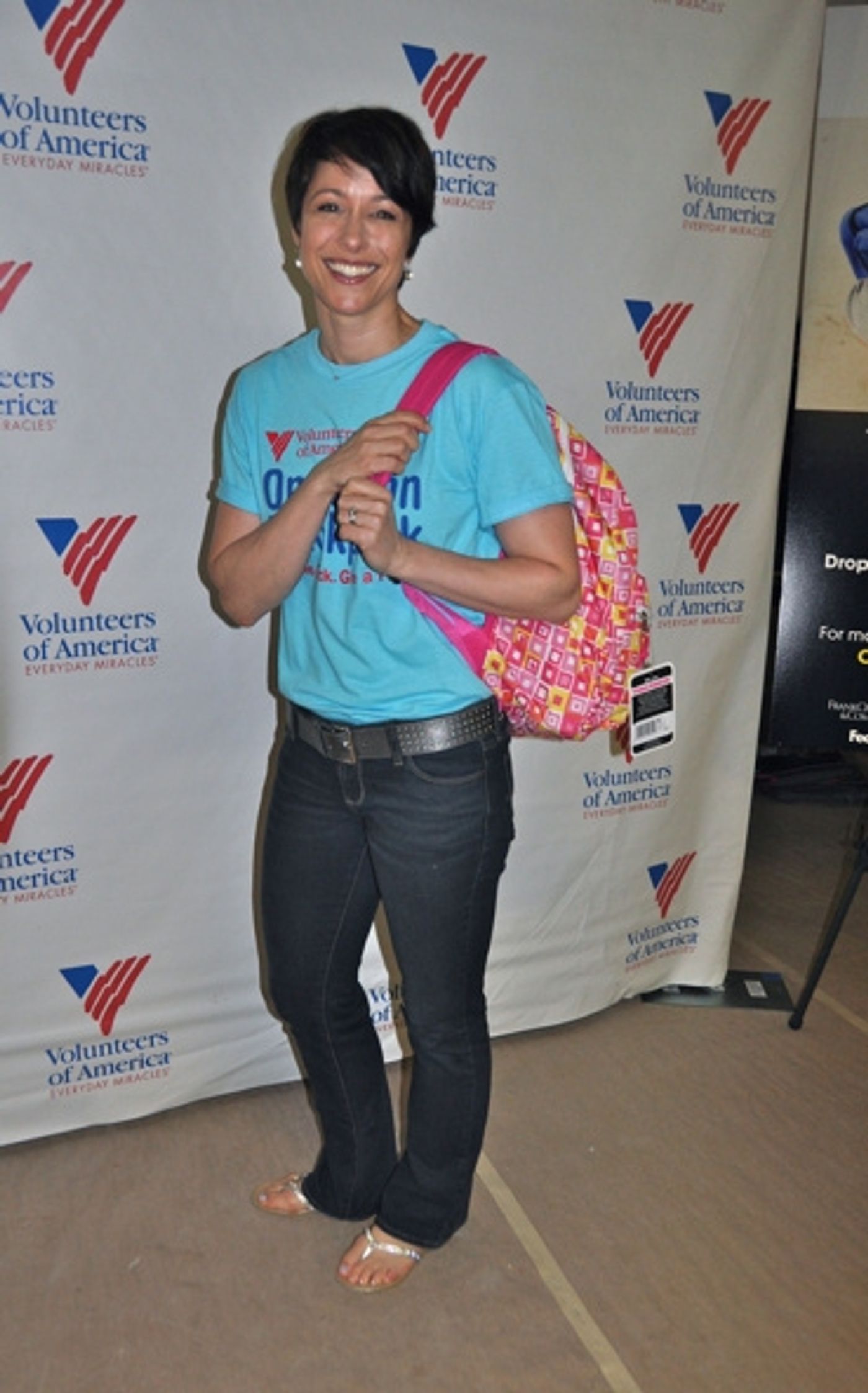 Photo Coverage: Paige Davis, et al. Volunteer for Operation Backpack  Image