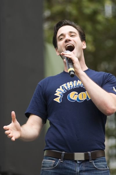 Colin Donnell Photo