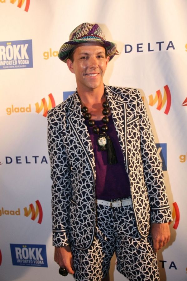 Derek Warburton. Photo Credit: Peter Lau Photography Photo