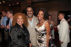 Roberta Flack reunites with old friends  Zane Mark & Adriane Lenox Photo