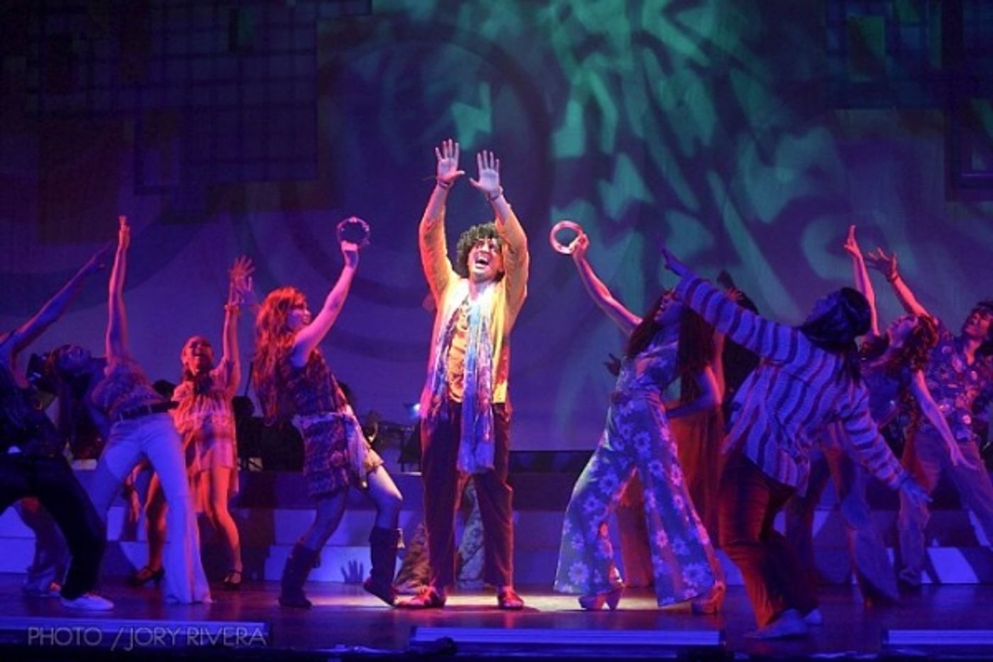 Photo Flash: SWEET CHARITY Opens in Manila, 8/5-8/27  Image