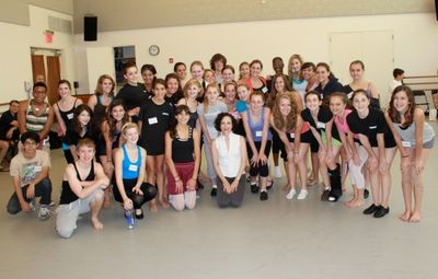 Bebe Neuwirth and students Photo