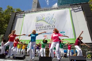 Lisa Brescia and the cast of MAMMA MIA!
@ BroadwayWorld Lisa Brescia and the cast of MAMMA MIA!
Photo