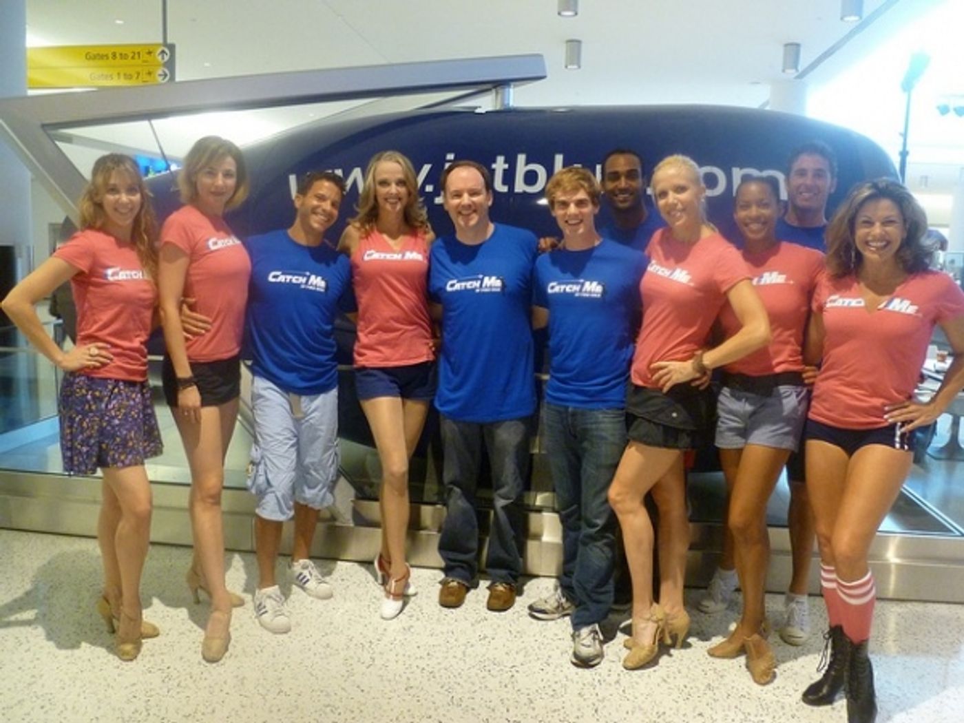 Photo Flash: CATCH ME IF YOU CAN Performs at JFK Airport!  Image