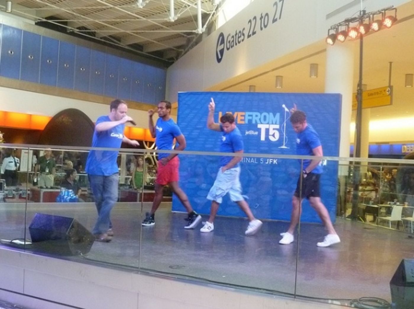 Photo Flash: CATCH ME IF YOU CAN Performs at JFK Airport!  Image