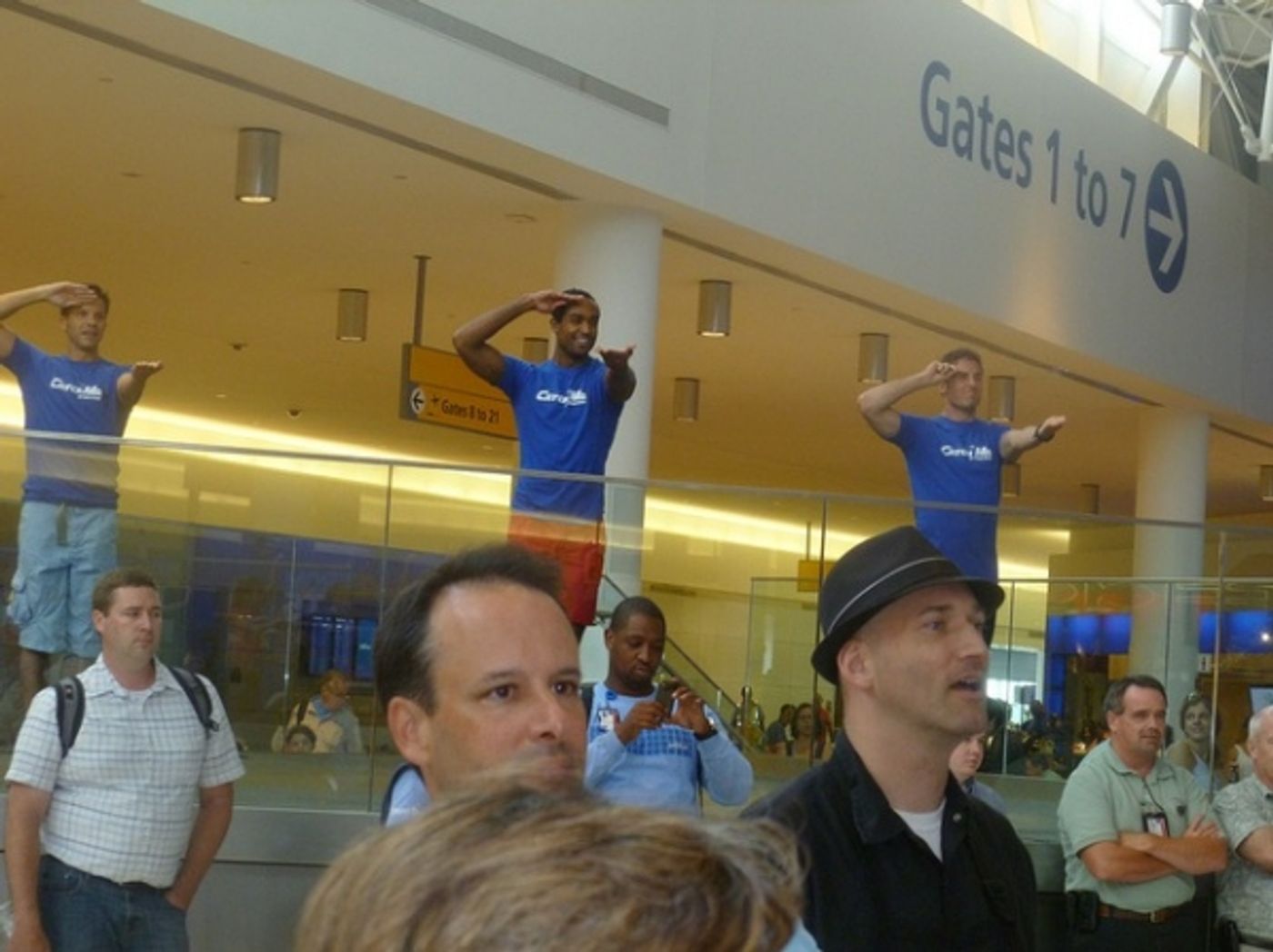 Photo Flash: CATCH ME IF YOU CAN Performs at JFK Airport!  Image