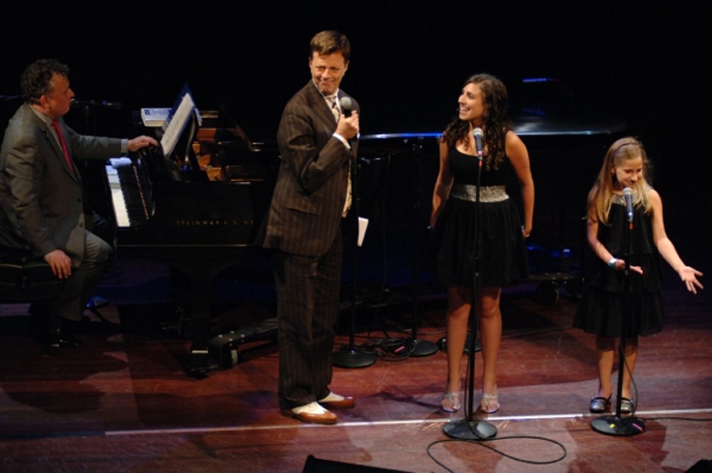 Photo Flash: CAST PARTY Visits Chicago!  Image