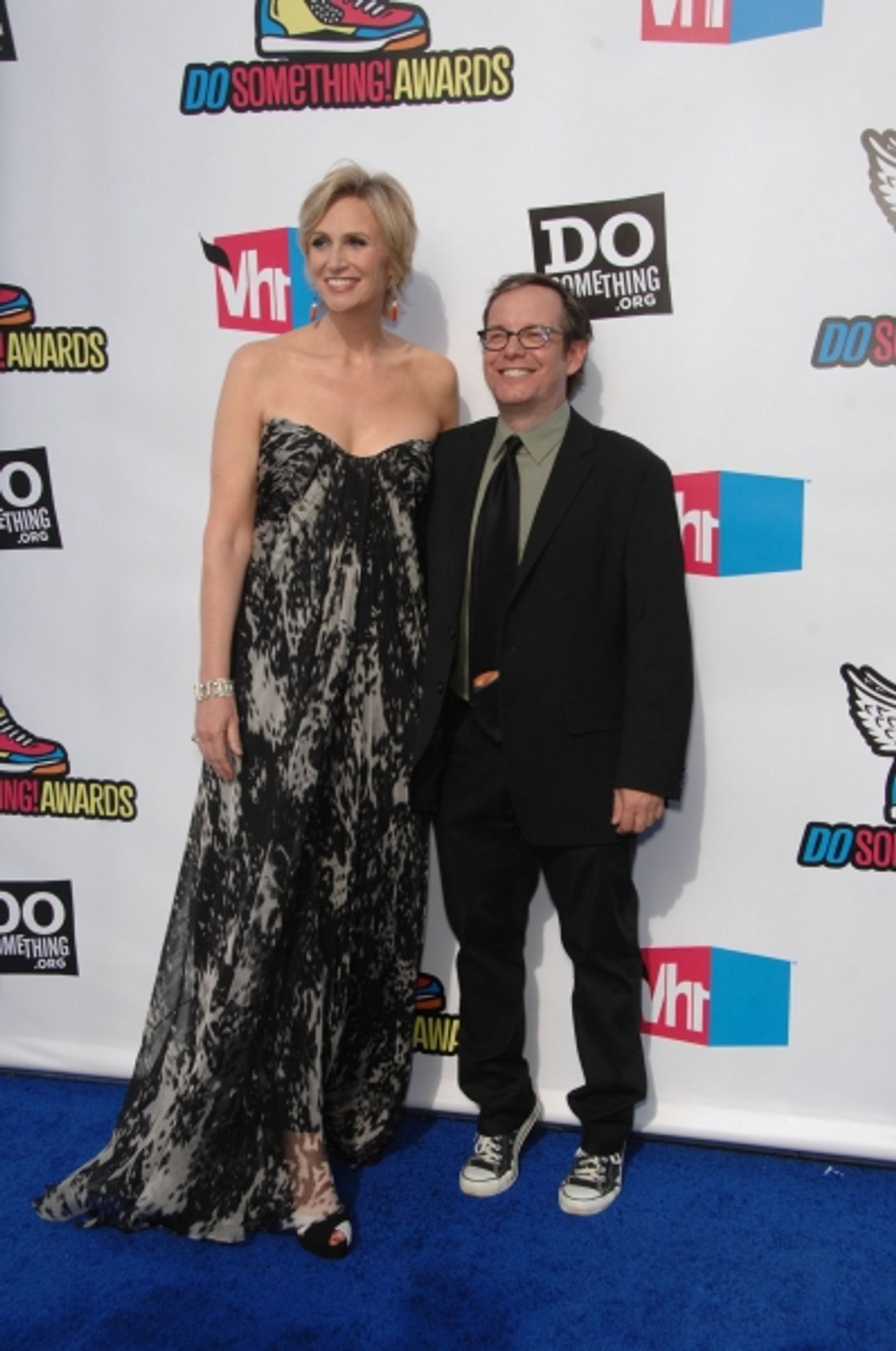 Photo Flash: Jane Lynch Hosts DO SOMETHING AWARDS  Image
