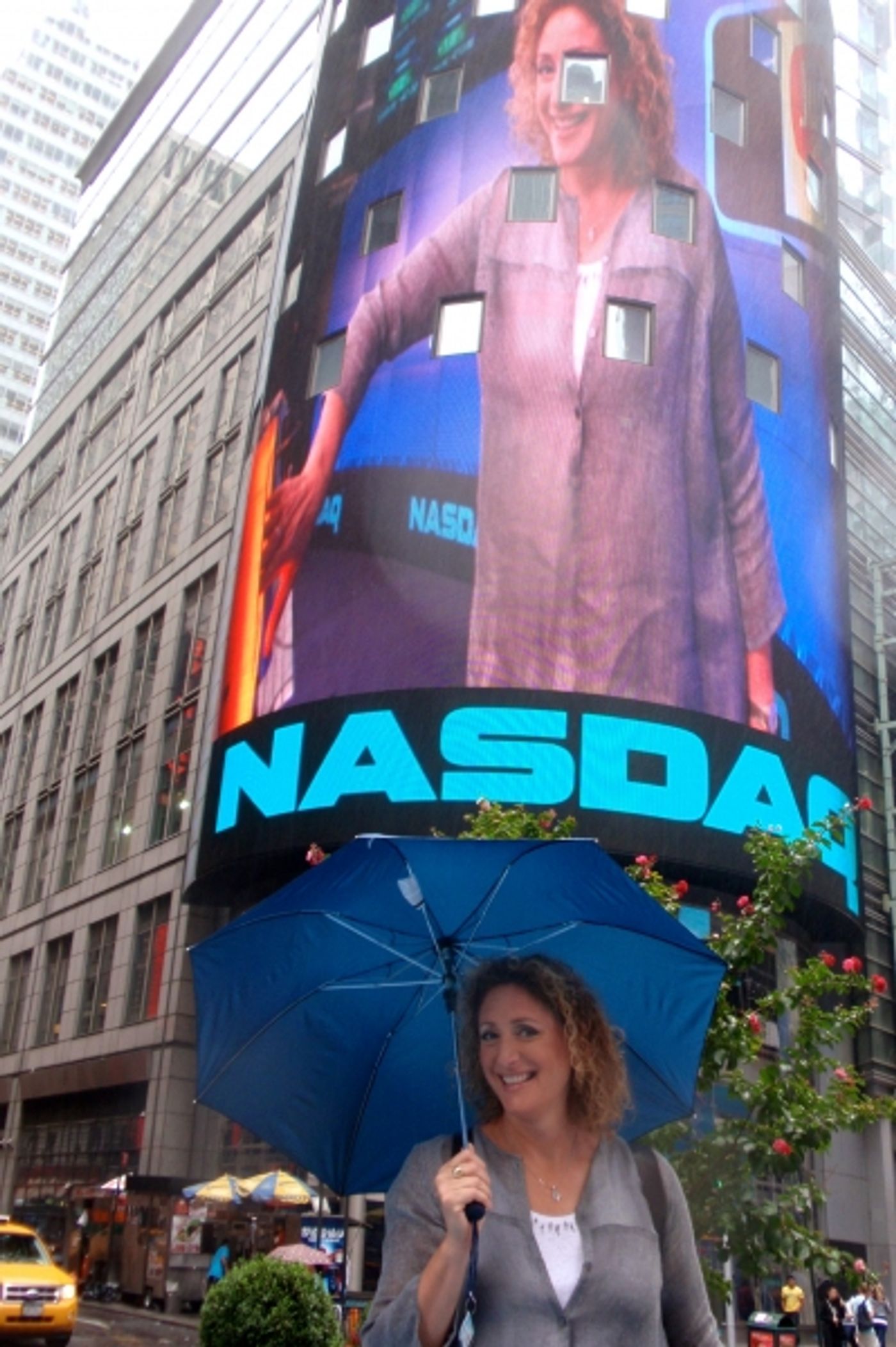Photo Flash: Judy Gold Rings NASDAQ's Opening Bell!  Image