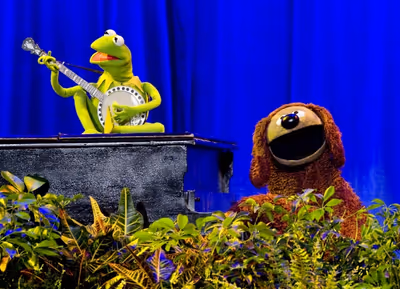 Aug. 19, 2011 - Anaheim, California, U.S. - Kermit the Frog and Rowlf perform ''The R Photo