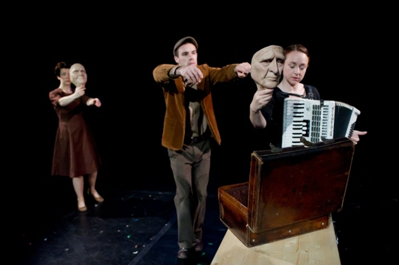 Photo Flash: TRANSLUNAR PARADISE Plays the Edinburgh Fringe Festival Photo Flash: TRANSLUNAR PARADISE Plays the Edinburgh Fringe Festival Image