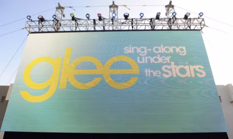 Photo Flash: GLEE Cast Attends Santa Monica Sing-A-Long Image
