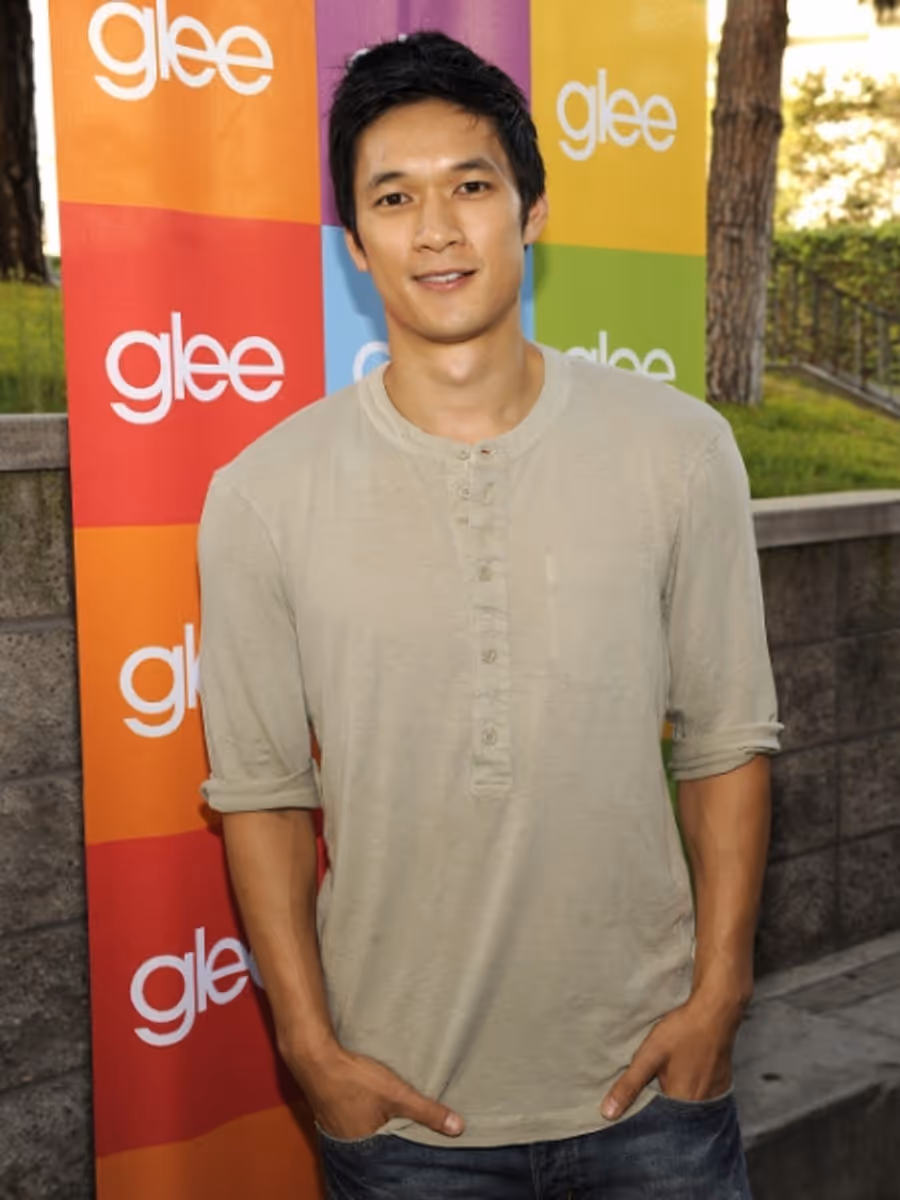 Photo Flash: GLEE Cast Attends Santa Monica Sing-A-Long Image