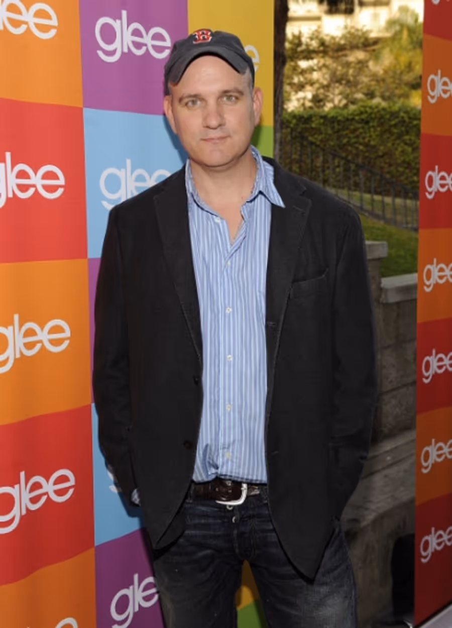 Photo Flash: GLEE Cast Attends Santa Monica Sing-A-Long Image