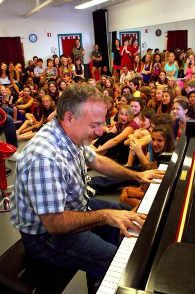 Marc Shaiman plays for the students of Broadway Artists Photo