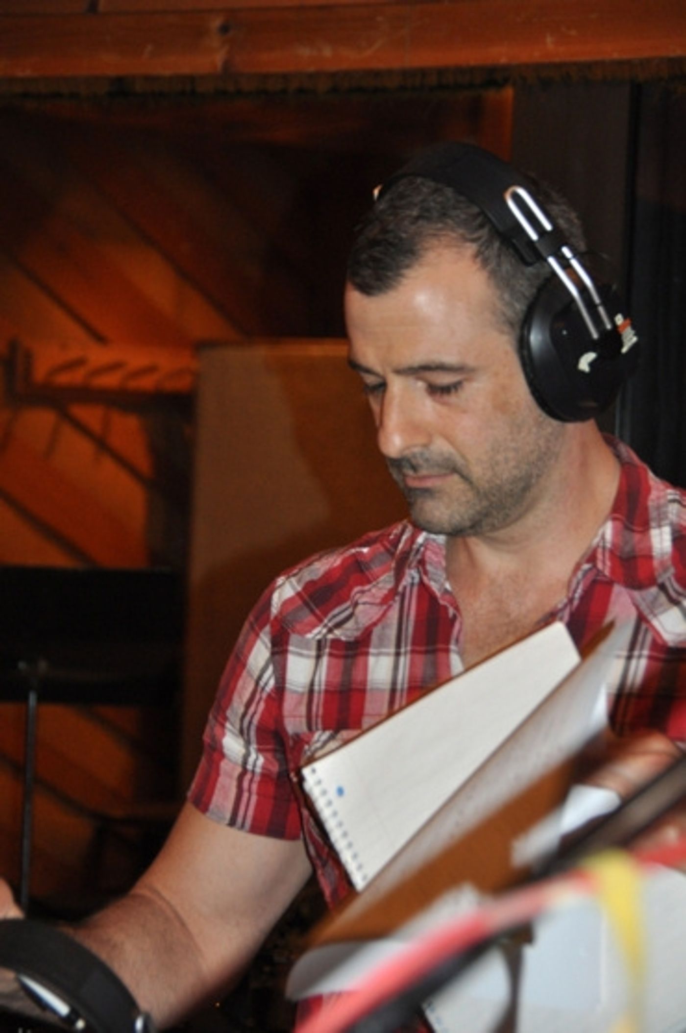 Photo Coverage: MARY POPPINS Records for 'Carols For A Cure'  Image