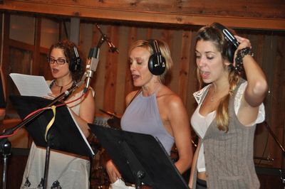 Anna Hoffman, Rachel de Benedit and Sara Andreas Photo