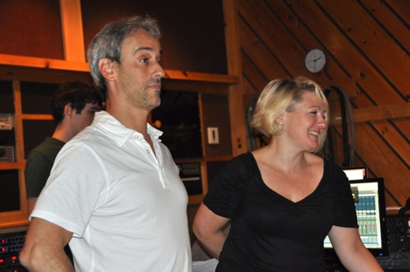 Photo Coverage: CATCH ME IF YOU CAN Sings For 'Carols For A Cure'  Image