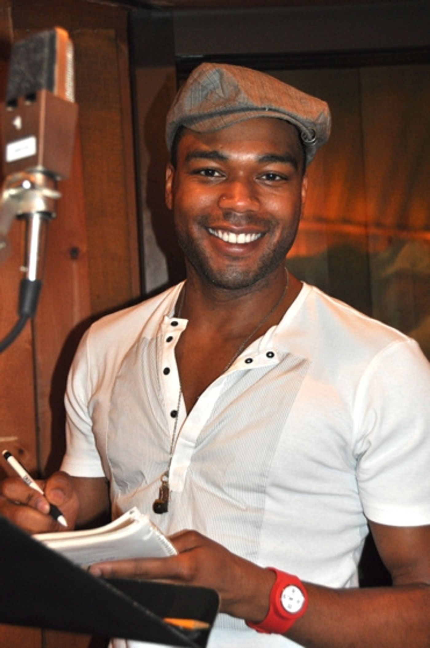 Photo Coverage: CATCH ME IF YOU CAN Sings For 'Carols For A Cure'  Image