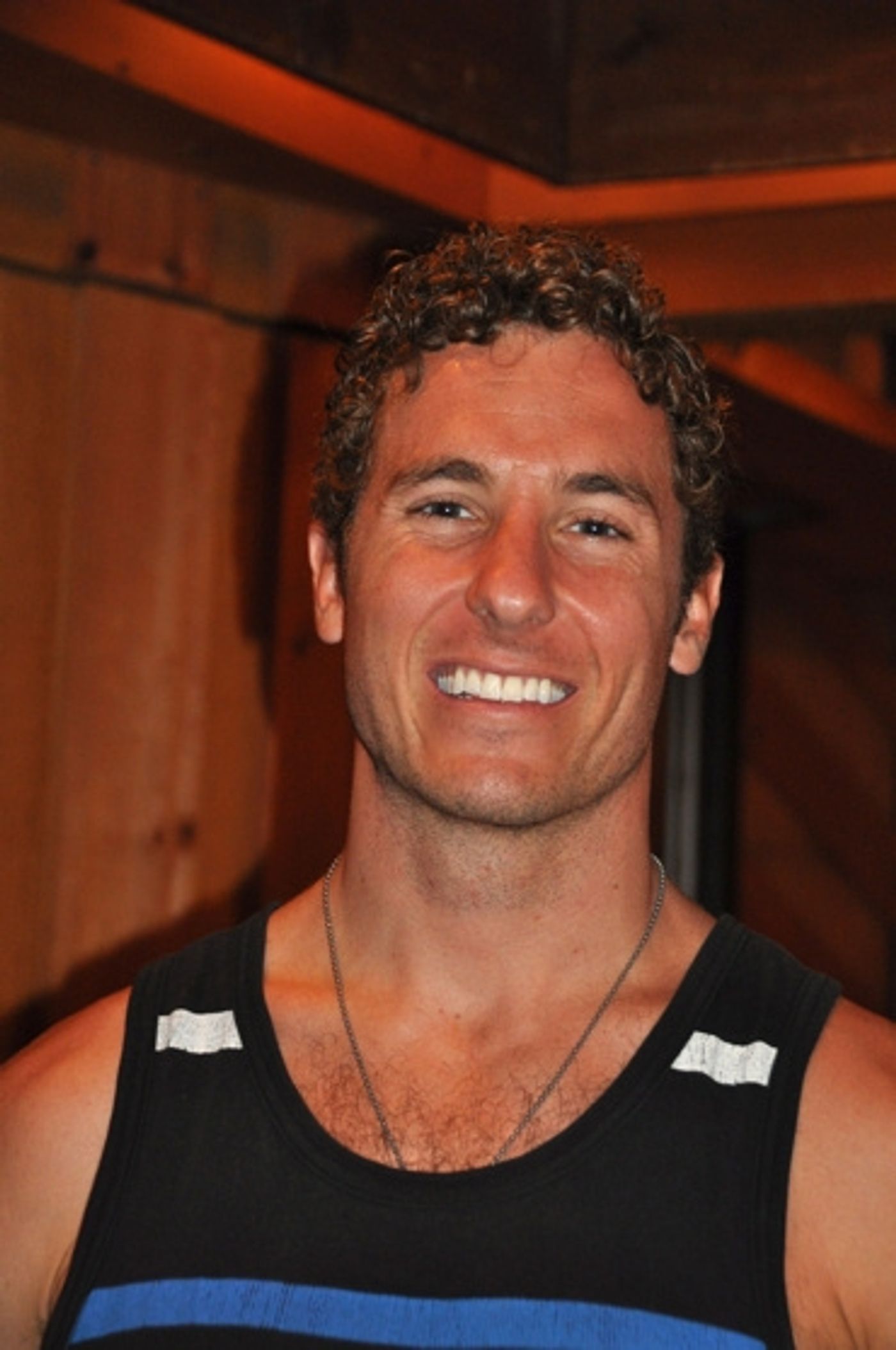 Photo Coverage: CATCH ME IF YOU CAN Sings For 'Carols For A Cure'  Image