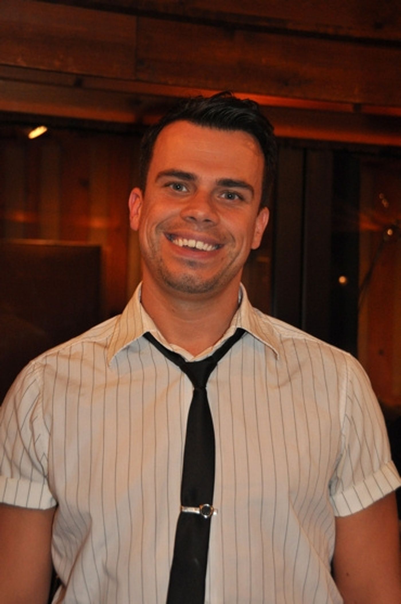 Photo Coverage: CATCH ME IF YOU CAN Sings For 'Carols For A Cure'  Image