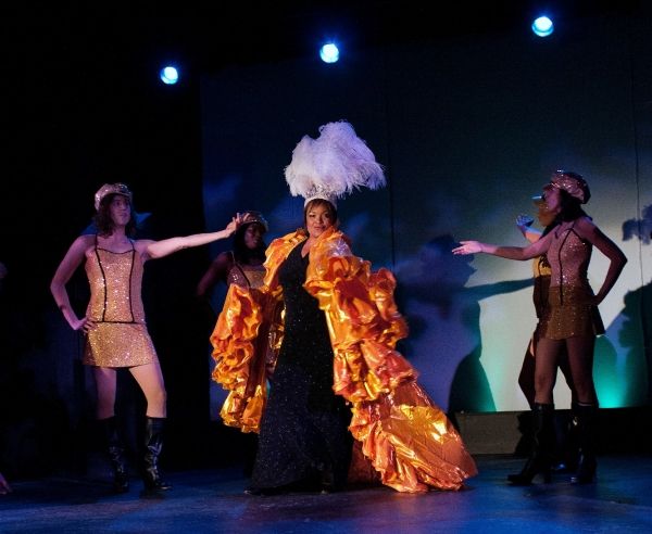 Mary Louise Lee as Glinda Photo