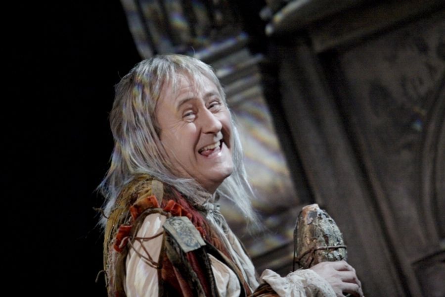 Photo Flash: Trevor Nunn's THE TEMPEST Featuring Ralph Fiennes, et al. in Performance Image