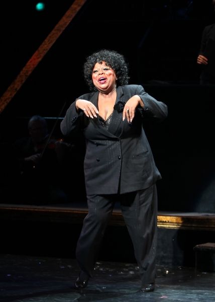 Photos: Kara DioGuardi Makes Broadway Debut as 'Roxie' in CHICAGO! — photo 6 of 33